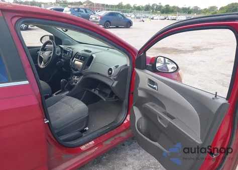 2015 Chevrolet Sonic Lt Auto z USA, uszkodzony, nr VIN 1G1JC5SH2F4220357